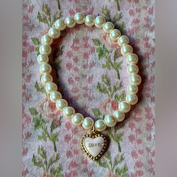 🩷🎀🩷 LOVESHACKFANCY LOVE HEART PEARL BRACELET 🩷🎀🩷 NWT 🩷🎀🩷 - Picture 4 of 16
